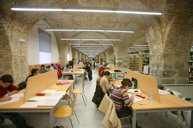 Sala de estudio biblioteca Antiguones